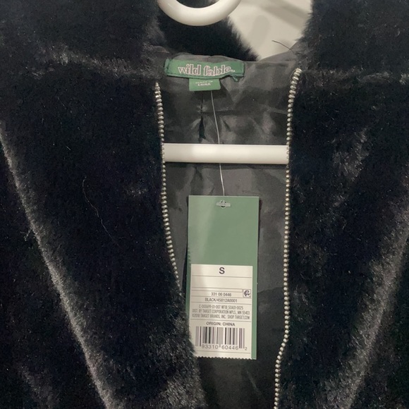 Size small wild fable faux fur jacket - Picture 2 of 5